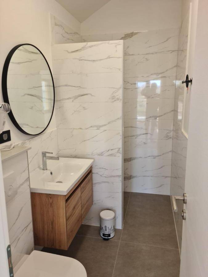 Appartments Akrapovic Vrsi Zewnętrze zdjęcie